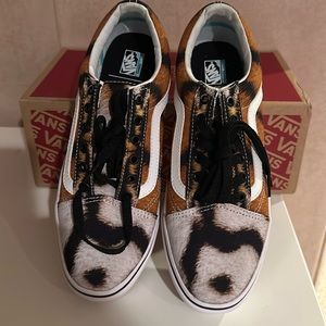 Women’s Comfycush Old Sko Tiger Vans